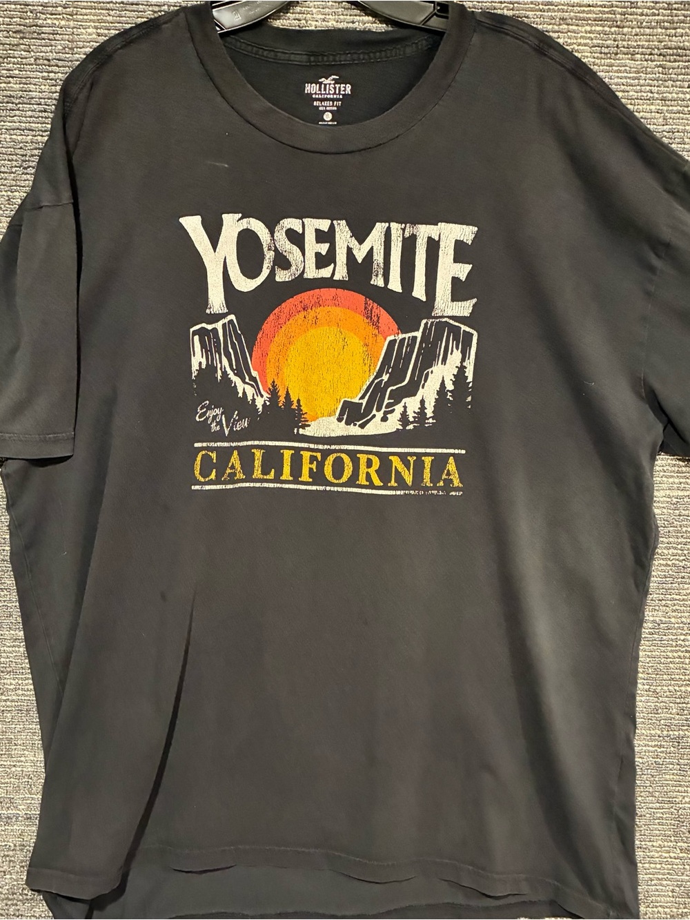 Hollister Men’s Yosemite California Graphic T-Shirt - Black Sz XL